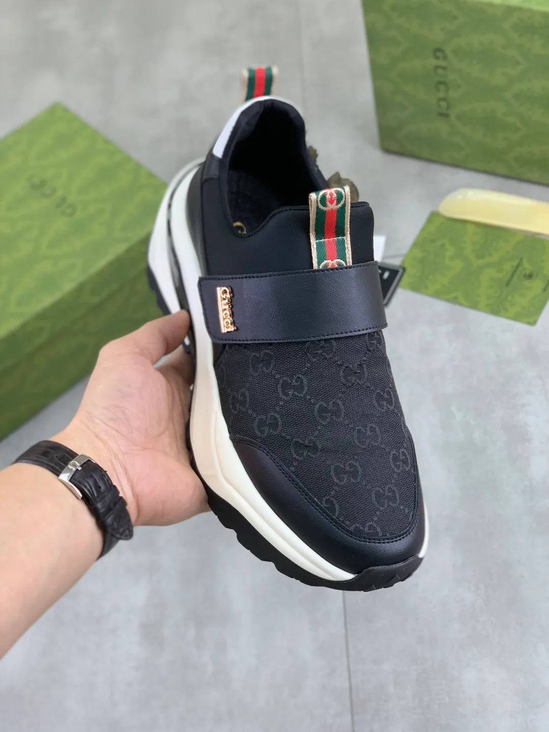 Men's Men's Shoes P440 💰[New Style] 🆘 The latest model from Gucci's official website🎁Classic casual and fashionable men's shoes👟Hot style💥The style is simple and elegant, exclusive for trendy men. Unique official website latest brand elements👑Gucci original decoration, fashionable and generous, the fabric is made of original soft calfskin➕Comfortable soft sheepskin lining ✅The official website specifies wear-resistant foam outsole_full of elasticity, classic model taken in real life🎬Color: 3️⃣colors available😍Number: 38-44